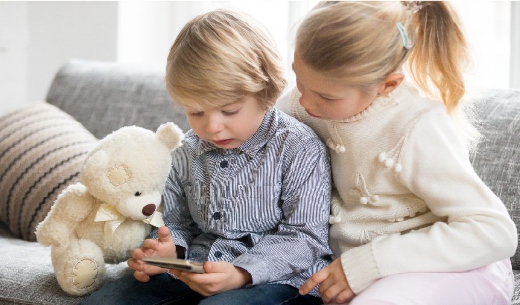 9 نصائح لضبط فترات استخدام طفلكم للأجهزة الذكية