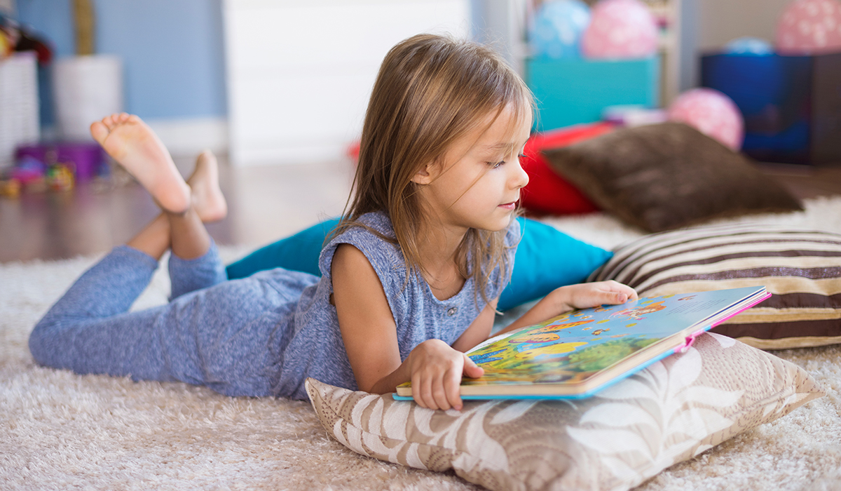 كيف تشجعون أطفالكم على القراءة في العطلة الصيفية؟